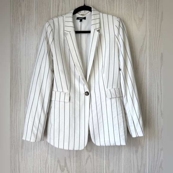 DKNY Black and White Pin Striped Single Breasted Blazer Size 8 NWOT - Picture 1 of 5